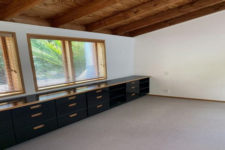 Photo of property in 44 Island Bay Road, Beach Haven, Auckland, 0626