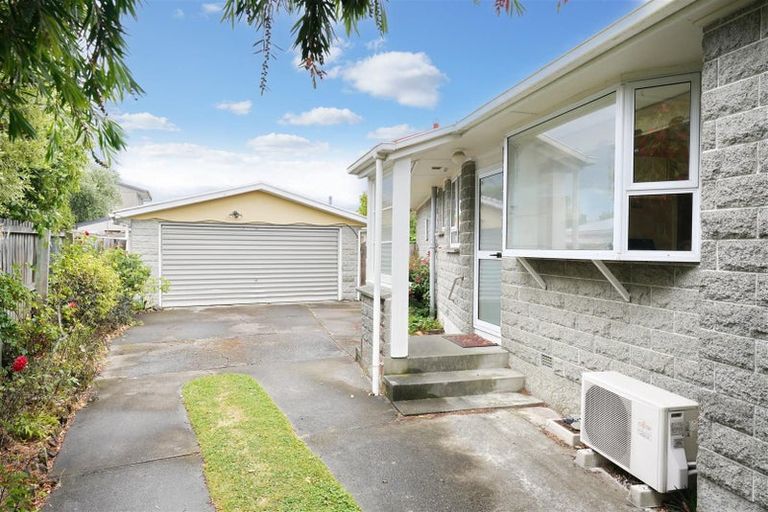 Photo of property in 14 Ron Place, Bishopdale, Christchurch, 8051