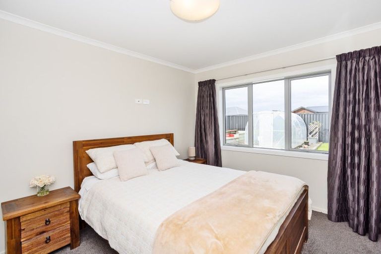 Photo of property in 21 Sunrise Drive, Seaward Bush, Invercargill, 9812