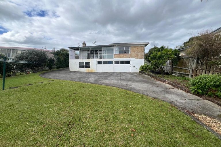 Photo of property in 107 Bradbury Road, Botany Downs, Auckland, 2010