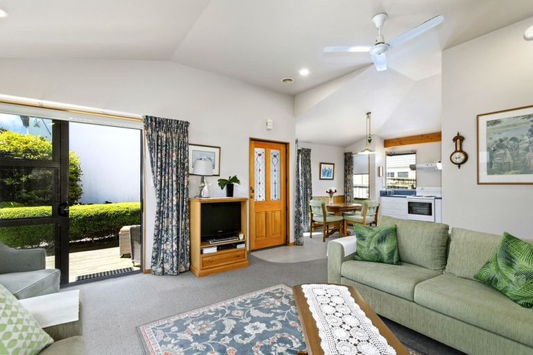 Photo of property in 9b Bay Drive, Titahi Bay, Porirua, 5022