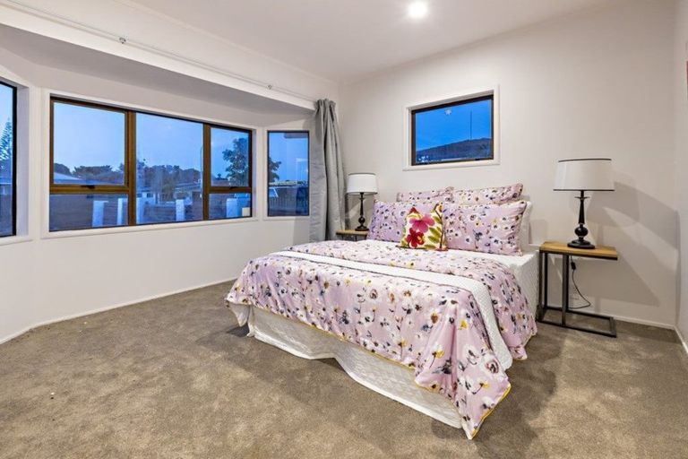 Photo of property in 6b Roys Road, Weymouth, Auckland, 2103