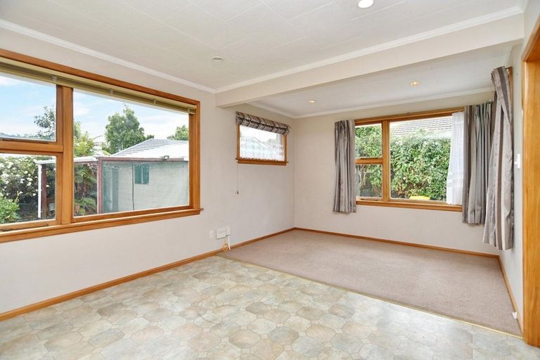 Photo of property in 77 Cutts Road, Russley, Christchurch, 8042