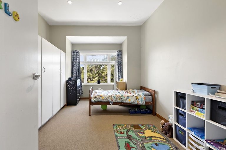 Photo of property in 67 Garden Road, Northland, Wellington, 6012