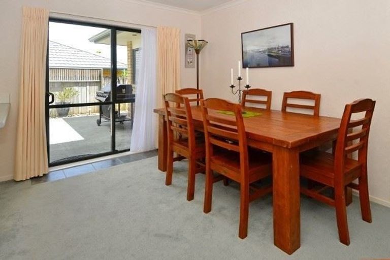 Photo of property in 51 Carisbrook Crescent, Papakura, 2110