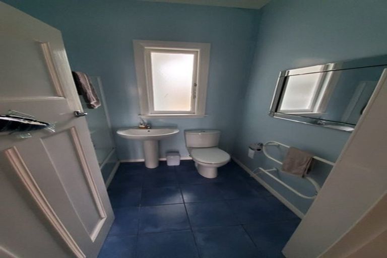 Photo of property in 56 Freyberg Street, Lyall Bay, Wellington, 6022