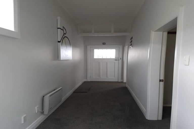 Photo of property in 17 Garfield Street, Brooklyn, Wellington, 6021