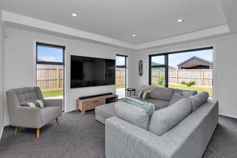 Photo of property in 25 Taurangawaka Road, One Tree Point, 0118