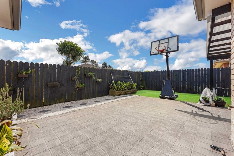Photo of property in 9 Maadi Place, Papakura, 2110