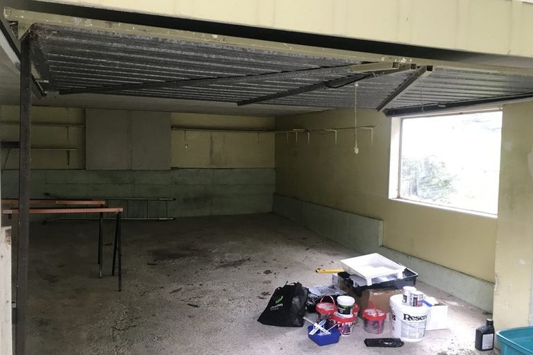 Photo of property in 3 Cyril Way, Paparangi, Wellington, 6037