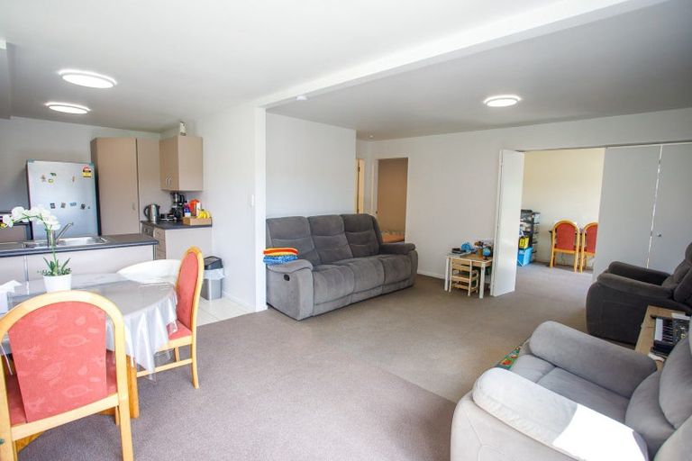 Photo of property in 8a Sheridan Terrace, Johnsonville, Wellington, 6037