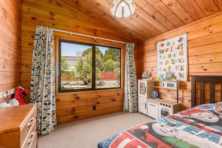 Photo of property in 1 Dunleith Grove, Silverstream, Upper Hutt, 5019