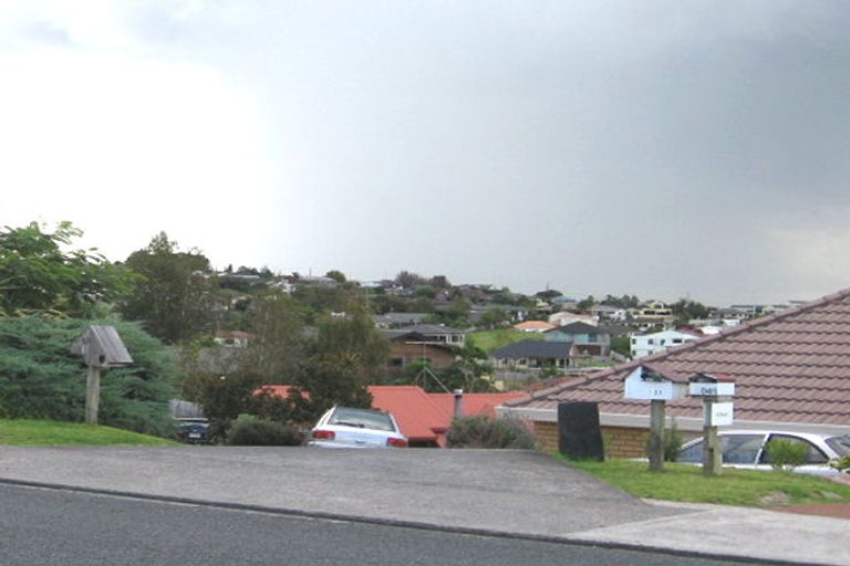 Photo of property in 102 Luckens Road, West Harbour, Auckland, 0618