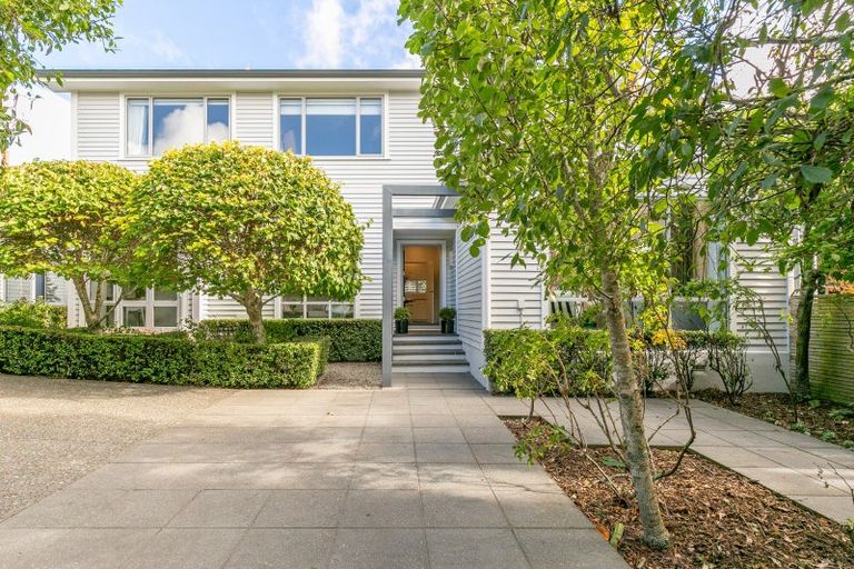 Photo of property in 8 Lochiel Road, Khandallah, Wellington, 6035