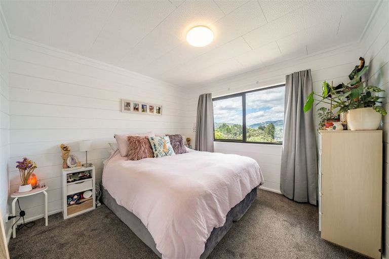 Photo of property in 14b Fenchurch Grove, Stokes Valley, Lower Hutt, 5019