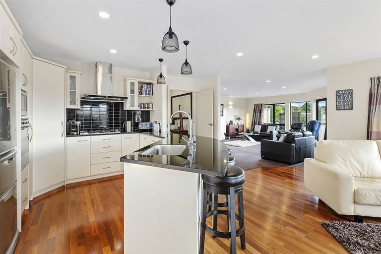 Photo of property in 10 Astronomer Place, Whitby, Porirua, 5024