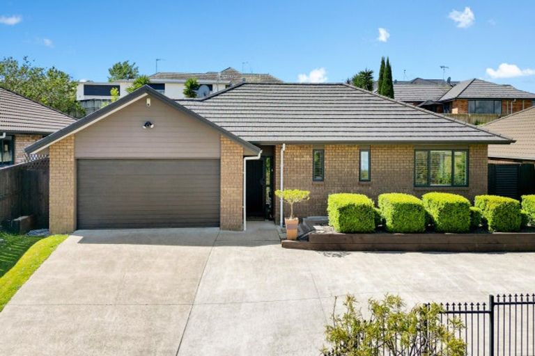 Photo of property in 56 Farnborough Drive, Grandview Heights, Hamilton, 3200