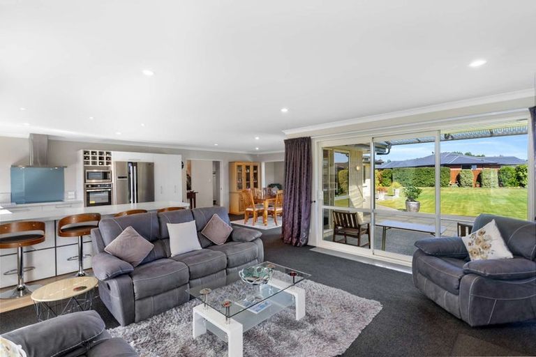 Photo of property in 44 Willowside Place, Amberley, 7410