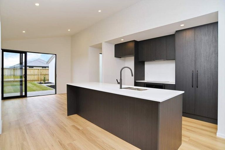 Photo of property in 36 Cousins Street, Woodend, 7691