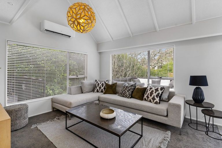 Photo of property in 2/225 Beach Haven Road, Beach Haven, Auckland, 0626