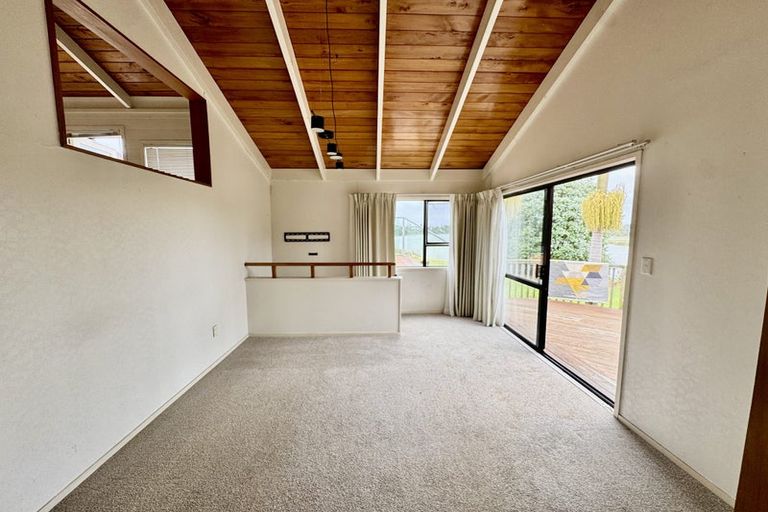 Photo of property in 161 West Harbour Drive, West Harbour, Auckland, 0618