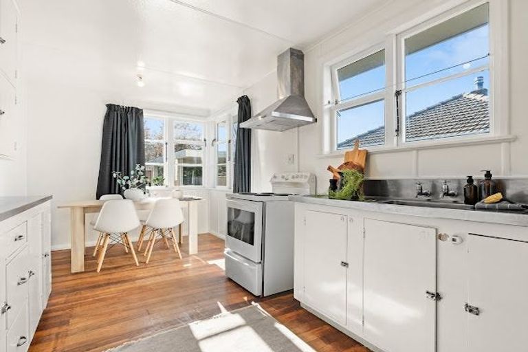 Photo of property in 29 Railway Crescent, Masterton, 5810