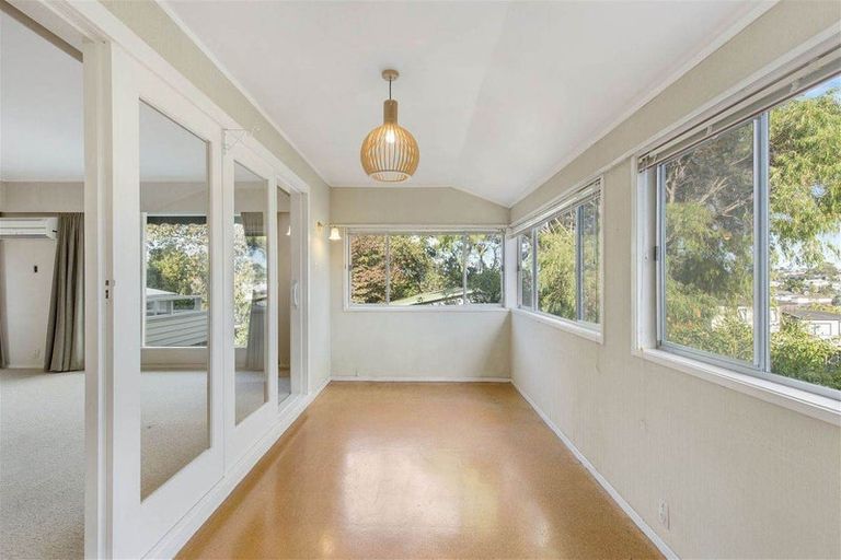 Photo of property in 6 Raines Avenue, Forrest Hill, Auckland, 0620