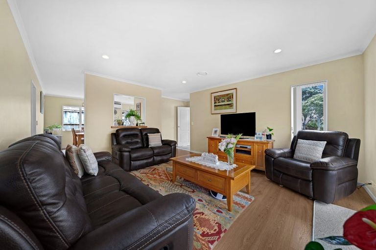 Photo of property in 12 Avonglen Court, Wattle Downs, Auckland, 2103
