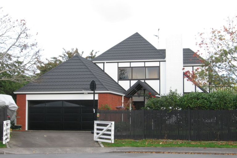 Photo of property in 20 Rawene Street, Waikanae, 5036