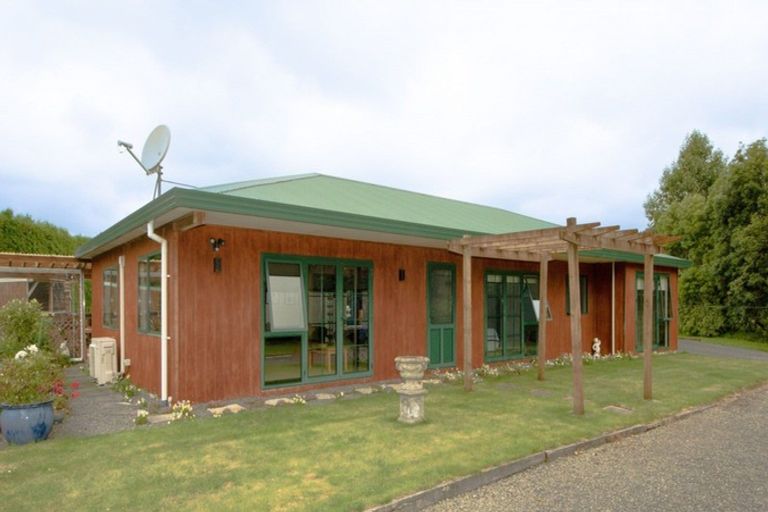 Photo of property in 495 Arapaepae Road, Ohau, Levin, 5570