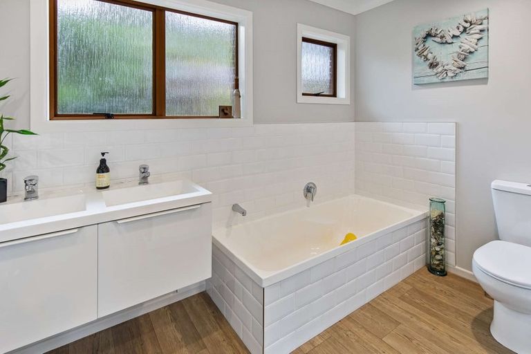 Photo of property in 120 Aberdeen Drive, Dinsdale, Hamilton, 3204