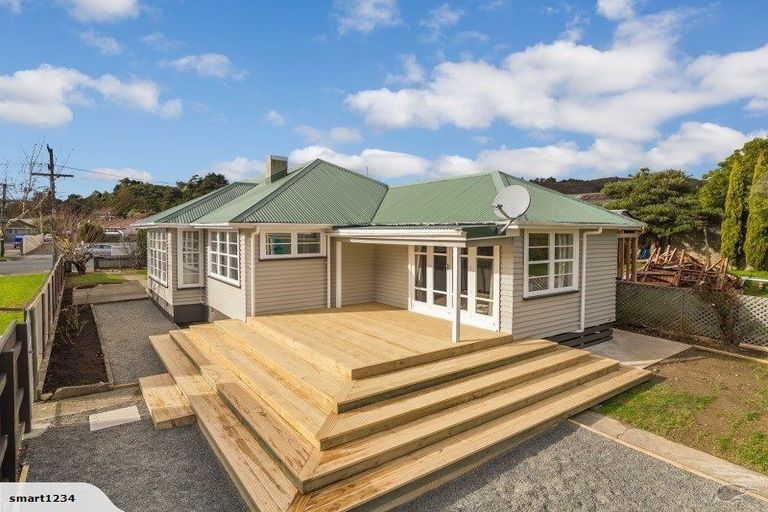 Photo of property in 15 Exchange Street, Ebdentown, Upper Hutt, 5018