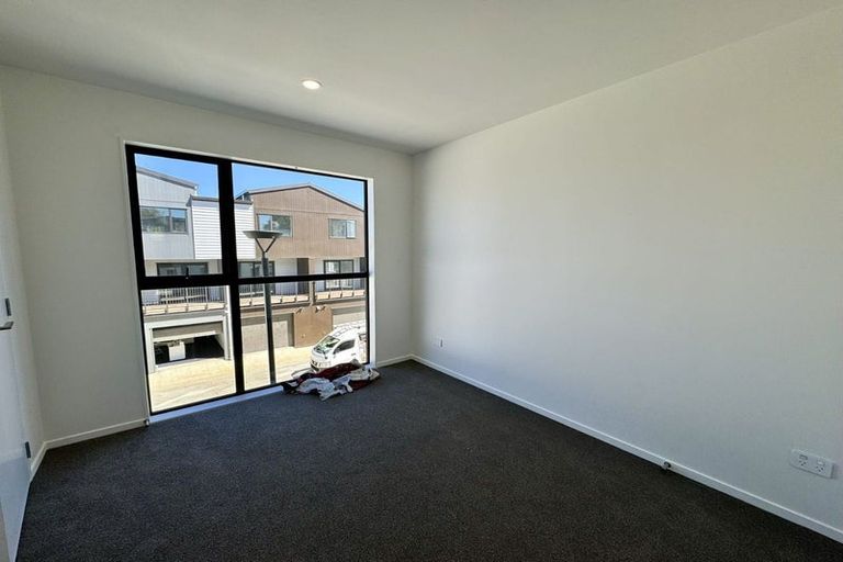 Photo of property in 8 Raupeti Lane, Henderson, Auckland, 0612