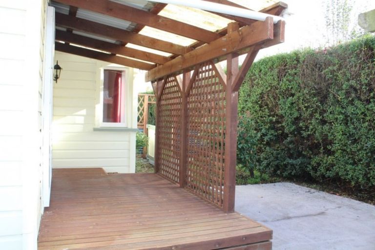 Photo of property in 1 Park Street, Winton, 9720