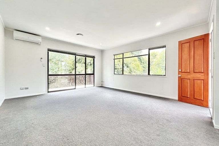Photo of property in 4b Kathy Terrace, Stanmore Bay, Whangaparaoa, 0932