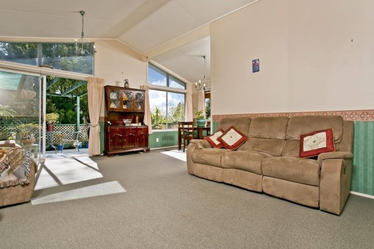 Photo of property in 37 Seon Place, Birkdale, Auckland, 0626