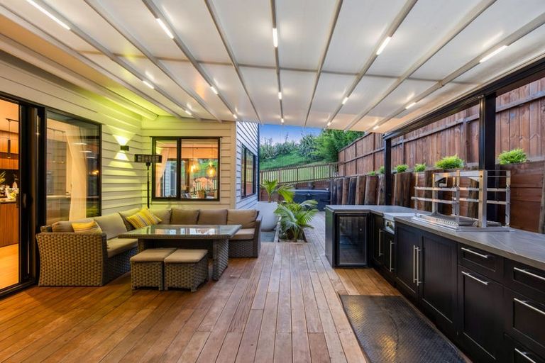 Photo of property in 55 Godfrey Drive, Orewa, 0931