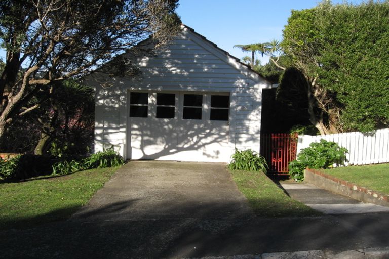 Photo of property in 10 Homewood Crescent, Karori, Wellington, 6012