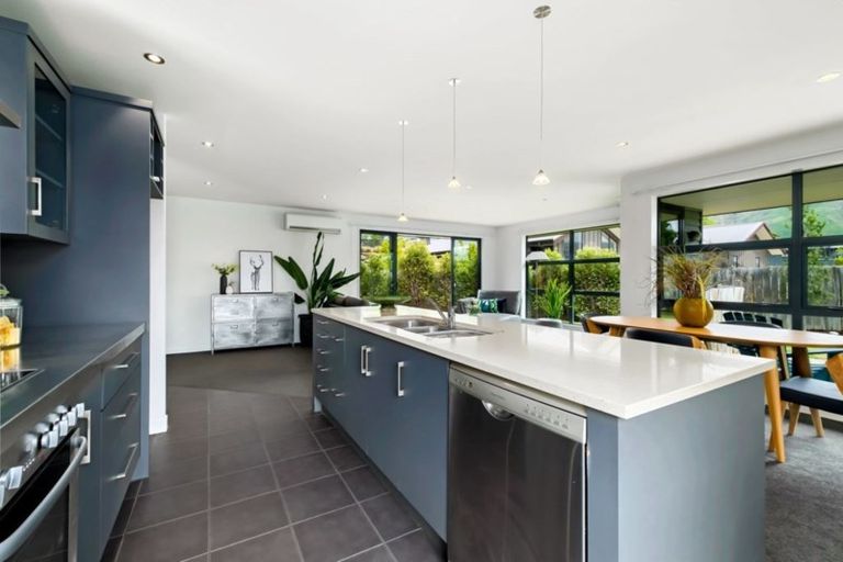 Photo of property in 6 Alpha Close, Wanaka, 9305