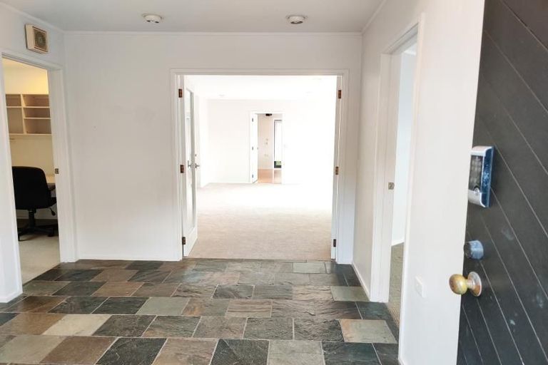 Photo of property in 41 Kenmure Avenue, Forrest Hill, Auckland, 0620