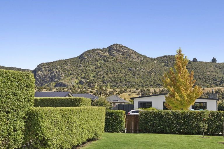 Photo of property in 33 Sherwin Avenue, Albert Town, Wanaka, 9305