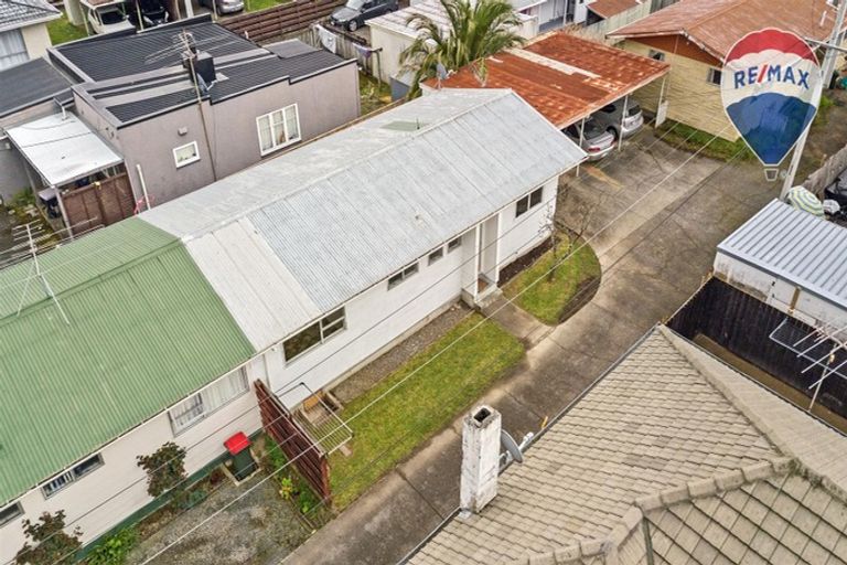 Photo of property in 2/8 Wilford Street, Wallaceville, Upper Hutt, 5018