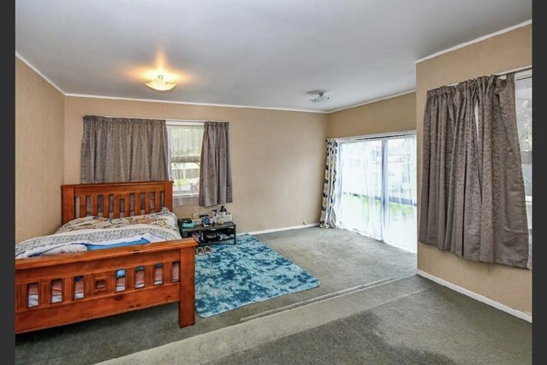 Photo of property in 12 Huber Street, Weymouth, Auckland, 2103