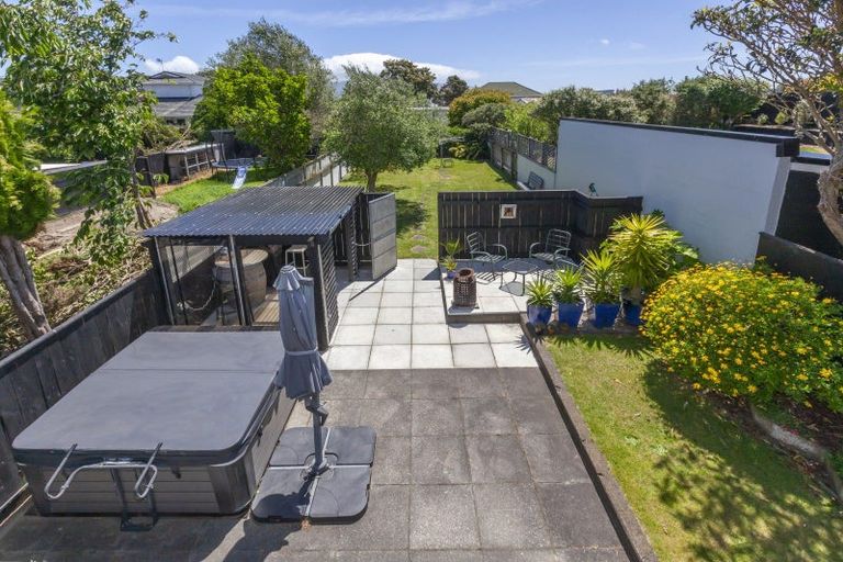 Photo of property in 83b Golf Road, Paraparaumu Beach, Paraparaumu, 5032