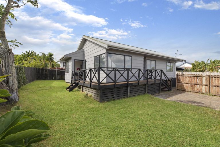 Photo of property in 1/67 Charntay Avenue, Clover Park, Auckland, 2019
