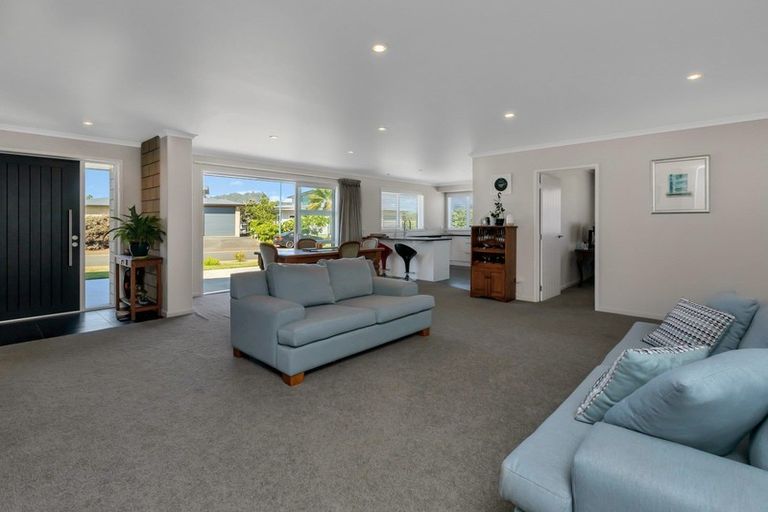 Photo of property in 4 Lanyard Place, One Tree Point, 0118