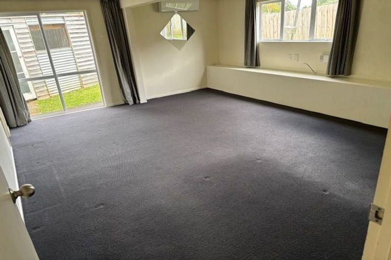 Photo of property in 28 Hiwihau Place, Glenfield, Auckland, 0629