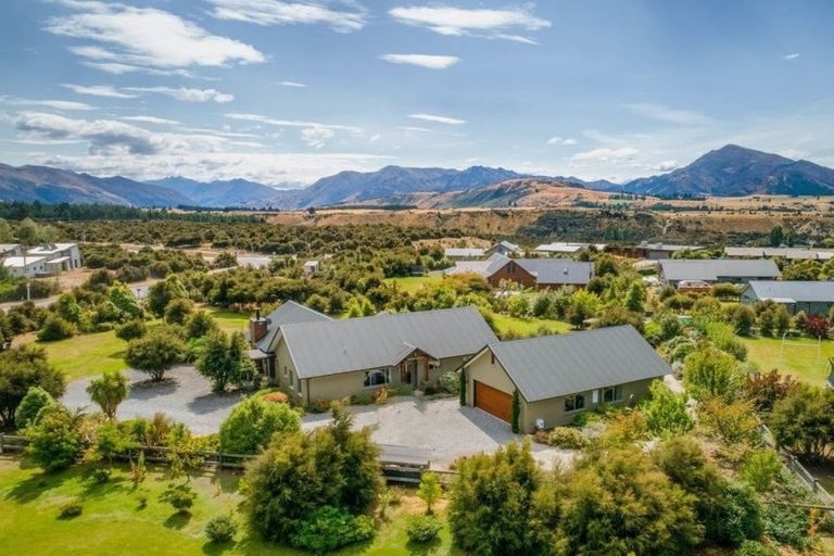 Photo of property in 916 Aubrey Road, Albert Town, Wanaka, 9305