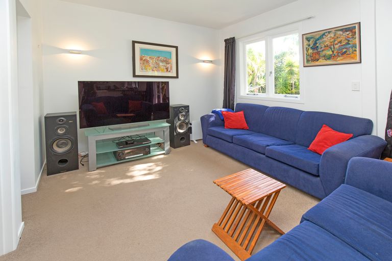 Photo of property in 49 Langton Road, Stanmore Bay, Whangaparaoa, 0932
