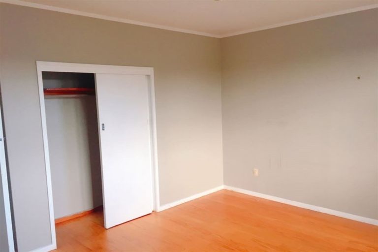 Photo of property in 206b Henderson Valley Road, Henderson, Auckland, 0612